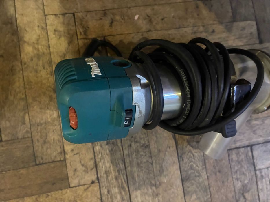 Електрическа оберфреза Makita RT0702C, 710 W, 6-8 мм