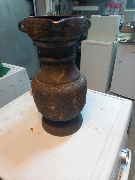 Страхотна ваза от лава