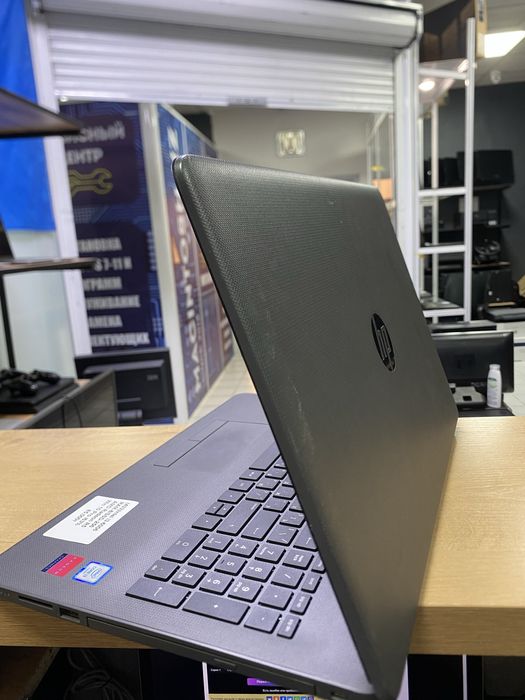 Ноутбук HP i3-6006/RAM8/SSD256/AMD Radeon R5