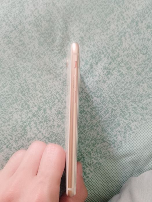 Айфон IPhone 8 .