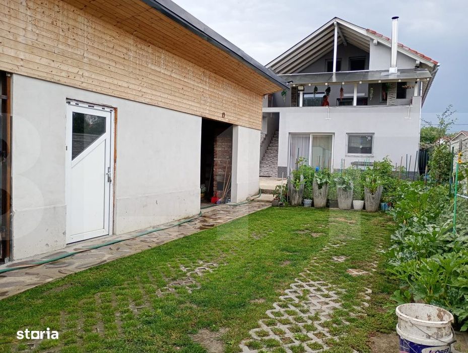 Casa cu 6 camere, 205 mp, teren 502 mp, Chichis