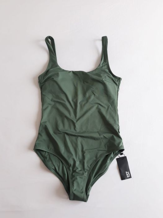 Costum de baie intreg
