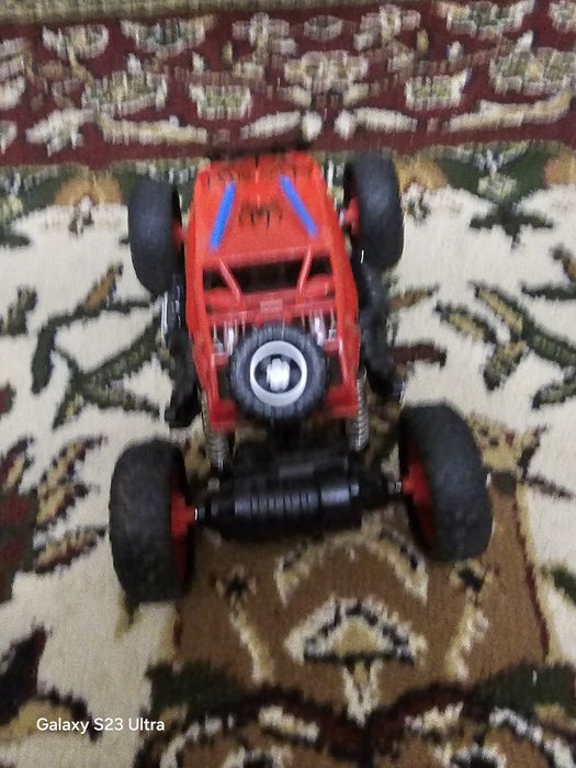 Машинка на пульте управления