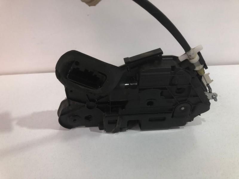 Broasca usa stanga fata Volkswagen Golf 6 5k1837015b Hatchback