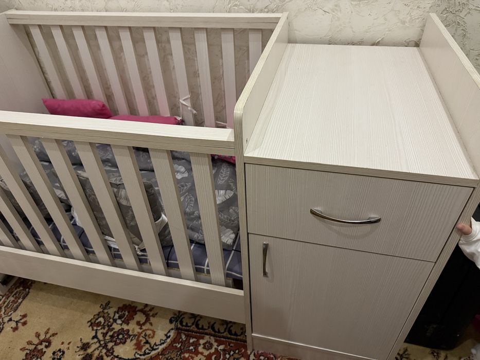 Детская кроватка манеж