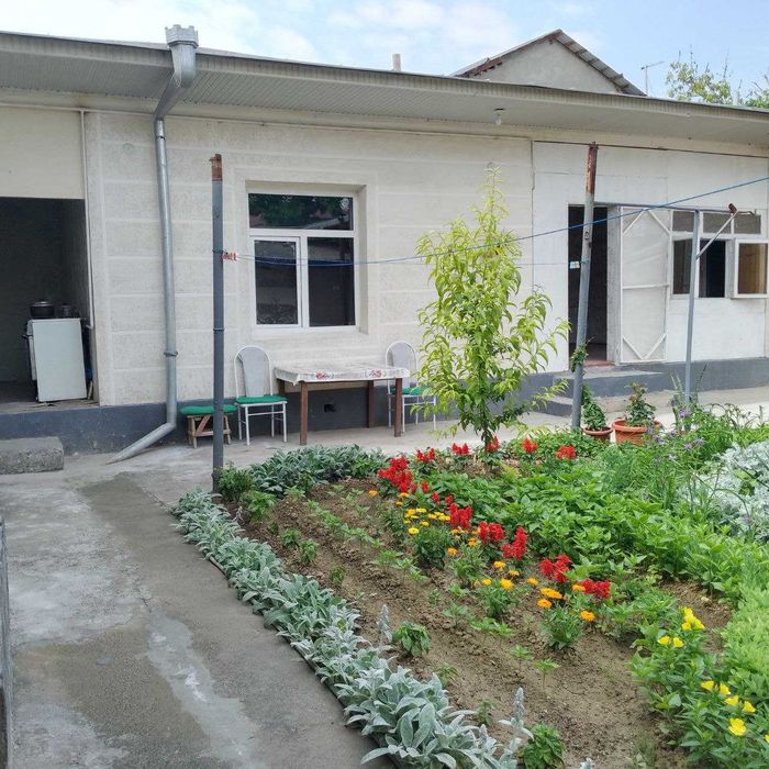 Назарбек Текстил Шийпонда файзли ховли сотилади. NR494/68