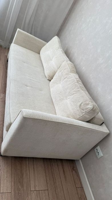 Диван новый почти