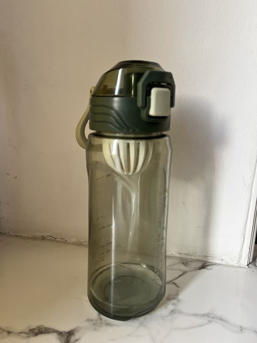 Спортивные бутылки