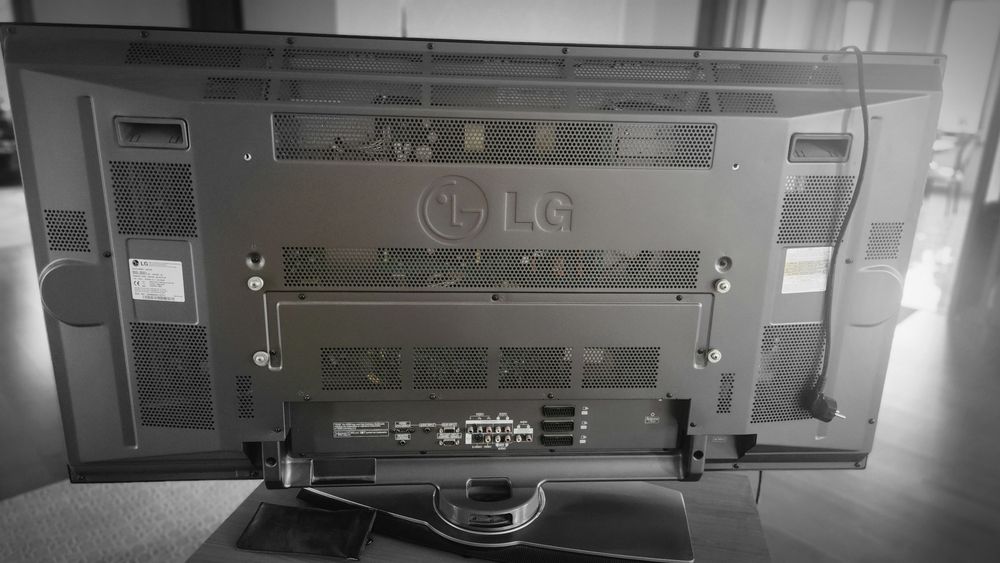 Продам телевизор LG,