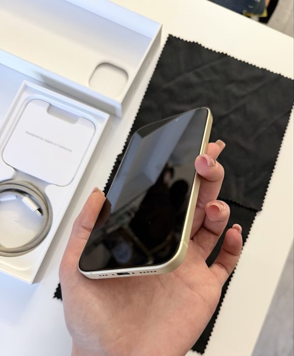 Iphone 15 ; yellow ; 256 gb