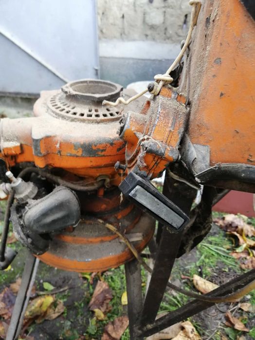 Водна помпа. стара, руска