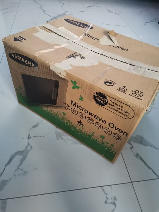 Продавам микровълнова Samsung