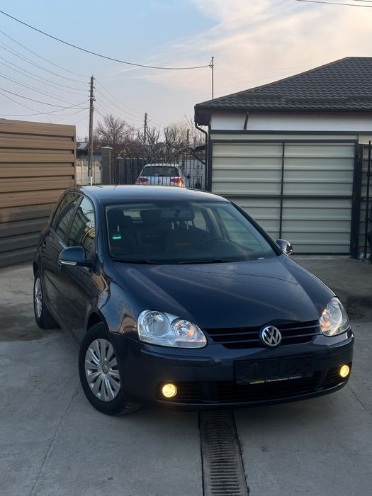 Volkswagen Golf 5 • 1.4 MPI