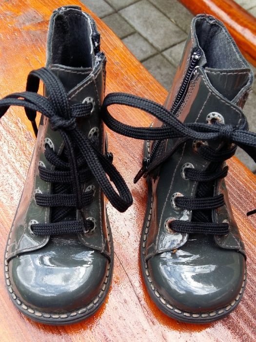 Ghete piele lacuita 24