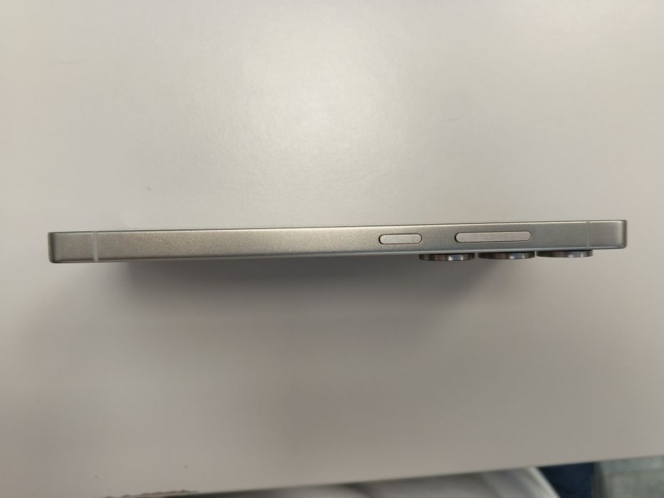 Samsung S25 ultra.