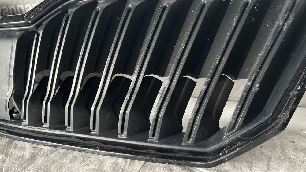 2 броя решетка Skoda Superb B8 (2015-2024)