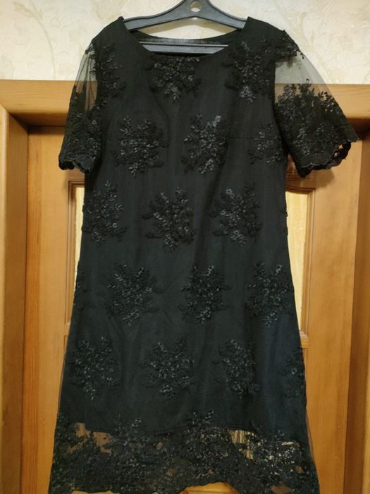 Женская одежда разные платья