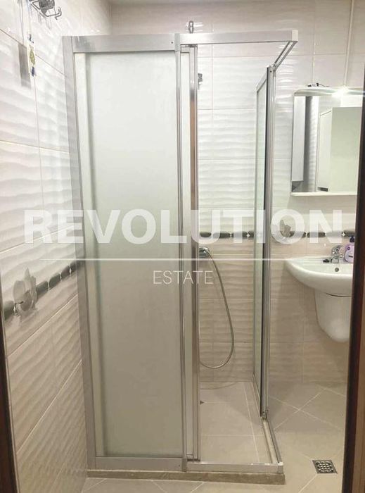 Дава се под наем Двустаен апартамент в Варна, Възраждане 1 - 72 кв.м за 400 € - Снимка #3