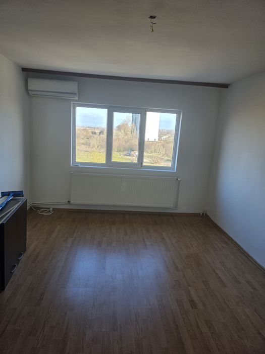 Vand Apartament 2 camere  decomandat