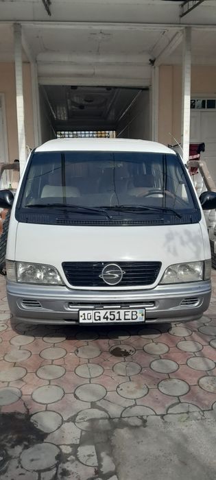 Istana sotiladi 2007 yil xolati yaxshi