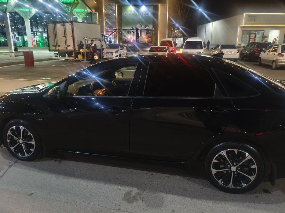 Monza 1,3  tozza va 1.5 bor naqt yoki bank orqali sotiladi