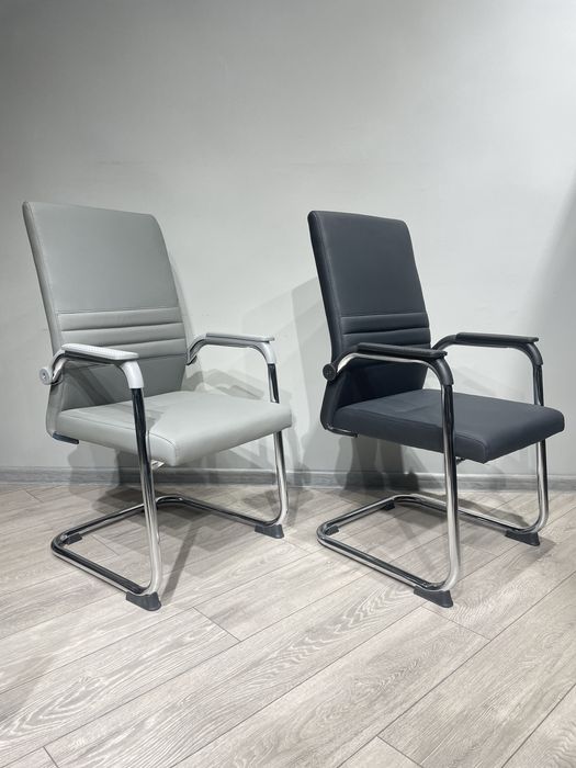 Офисное кресло стул для посетителей и конференц залов