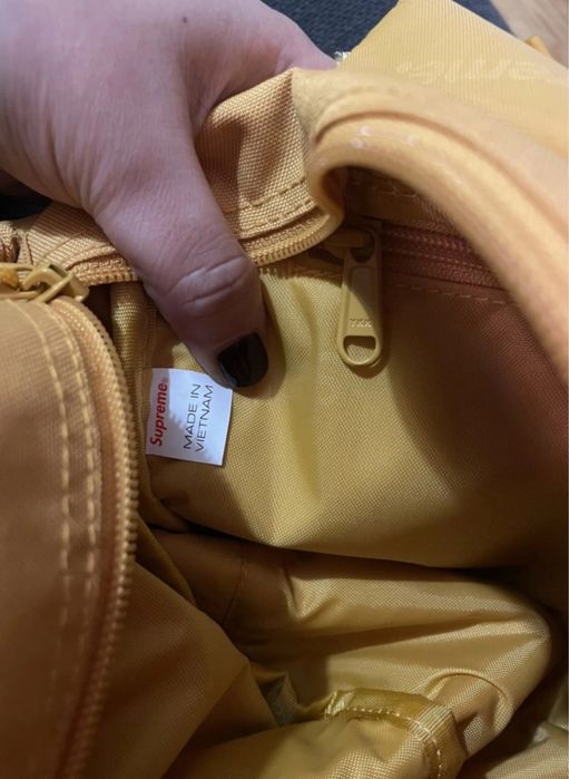 Supreme duffle bag жълта