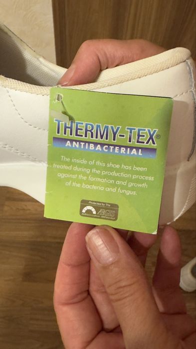 Медицинско сабо от естествена кожа