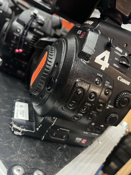 Lot 4 camere Canon  C100 Mk1 + 1 camera C300 Mk1