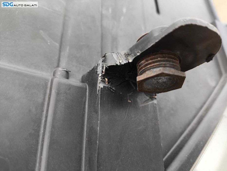 Far Dreapta FARA Xenon Volkswagen Passat CC 2008 - 2012 Cod 3C8941006D 0301239602 (Ureche Inferioara Reparata) [L1790]