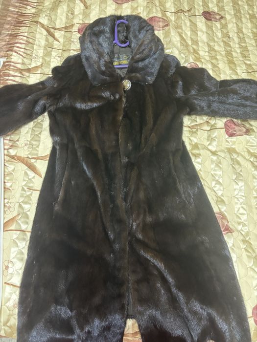 Шуба норковая до колена с капюшоном