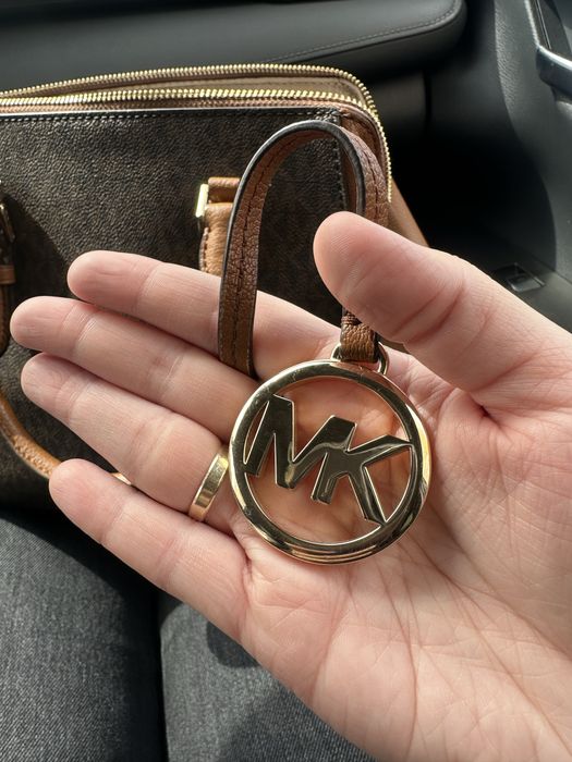 Продам женскую сумку Michael Kors