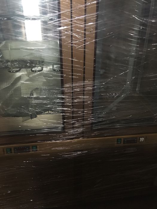 Професионална хладилна витрина за торти и сладолед