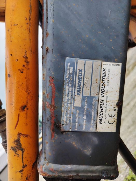 Incarcator frontal pentru tractor