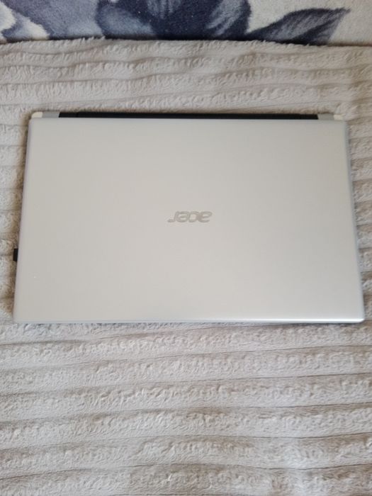 Ноутбук ACER Aspire v5