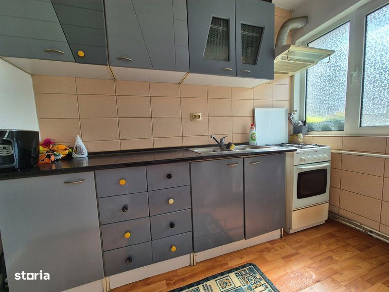PRET REDUS! De vânzare apartament 3 camere Târgu Jiu, str. Olari