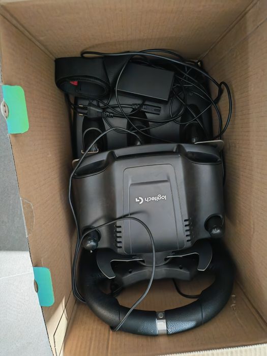 Vând volan+pedale + scaun playseat