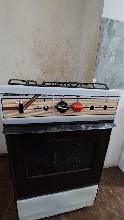 Продаётся газ  плита срочно!