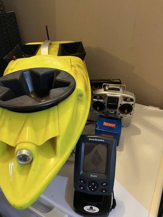 Navomodel Spreder 1 cu sonar Bear Creeks