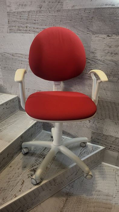 Офис  стол  бял.