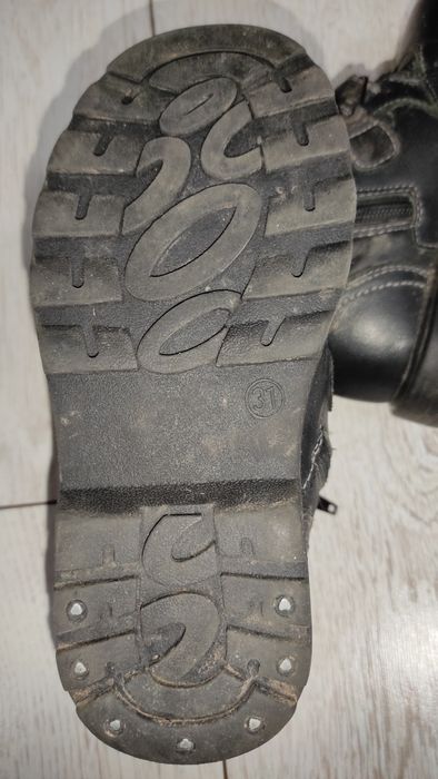 Продам сапожки детские