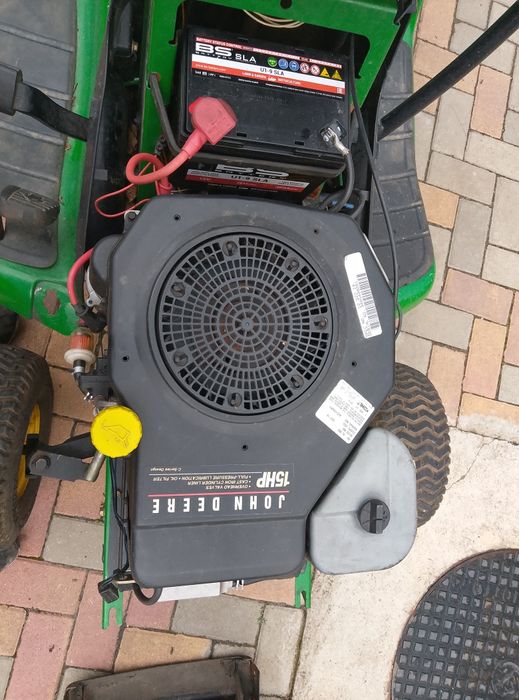 Vând dezmembrez tractoras John Deere Lt 155