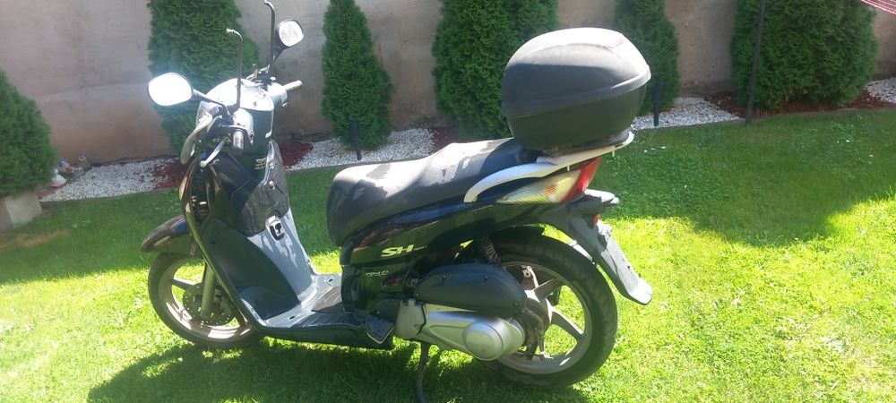 Vând Honda sh 150cm!