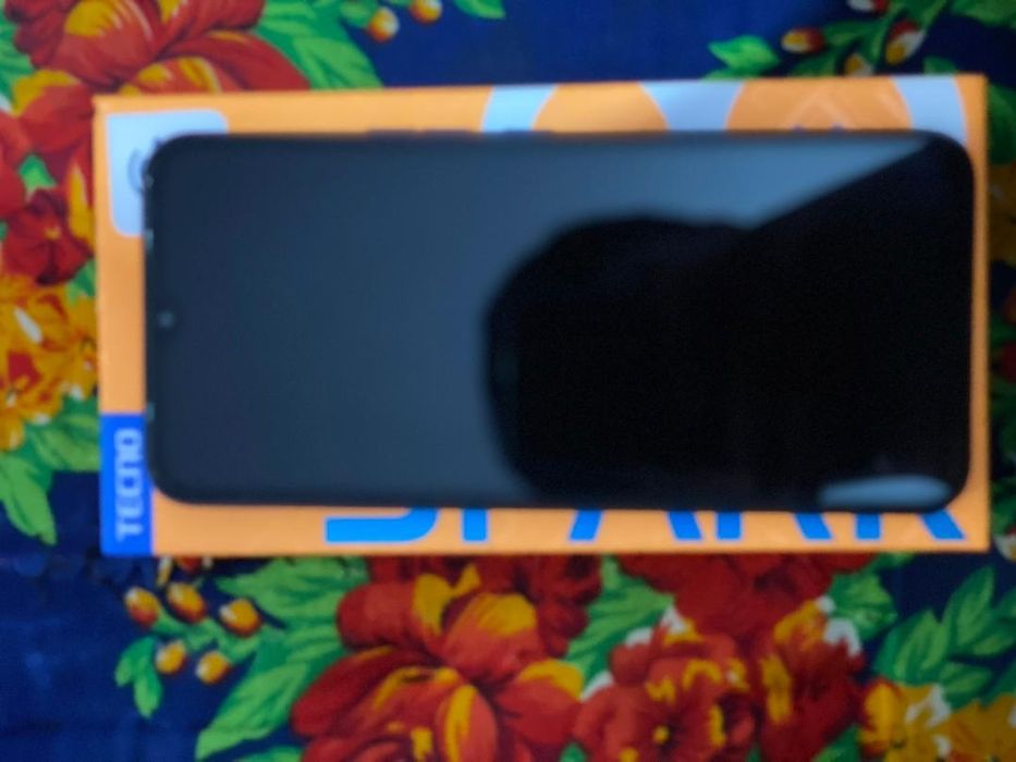 Tecno  Spark  8c