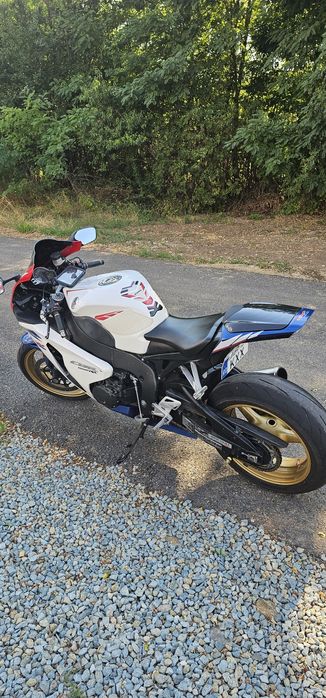Honda cbr1000rr sc59 schimb auto mai scump