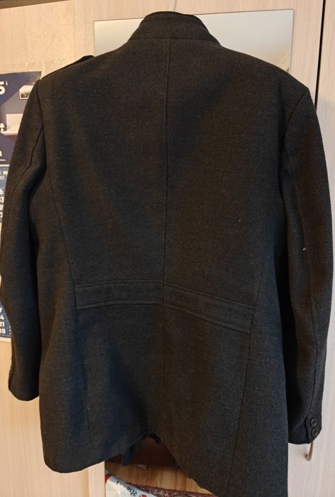 Продавам палто,леко под кръста