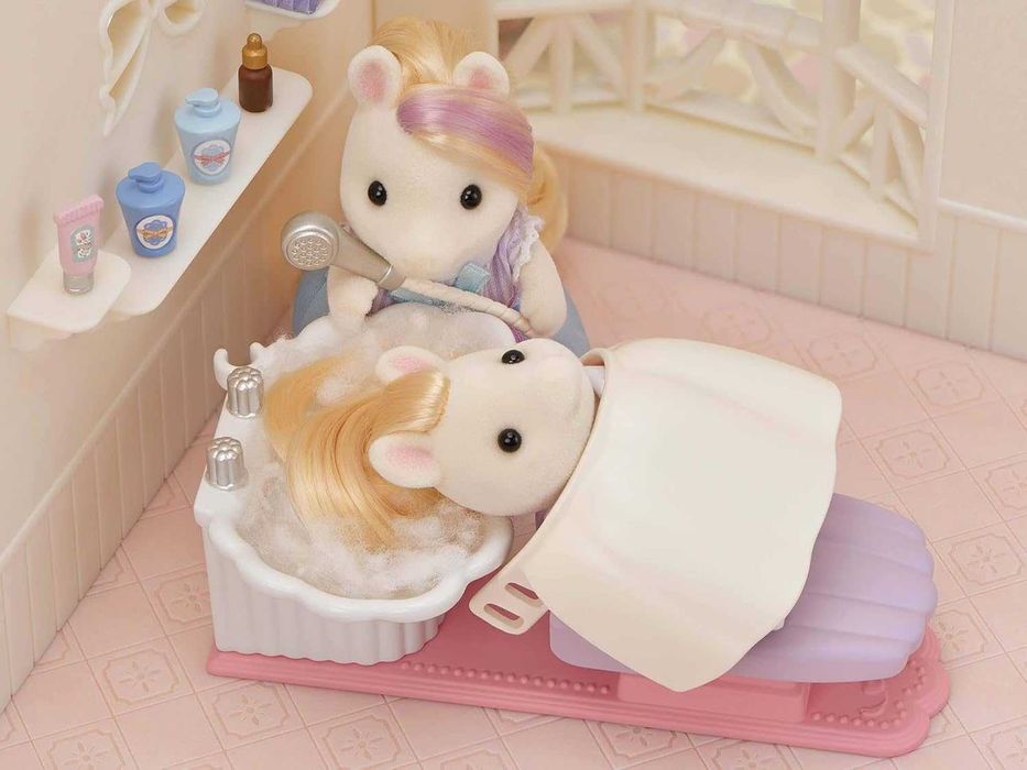 Фризьорски салон комплект с аксесоари Sylvanian Families с пони