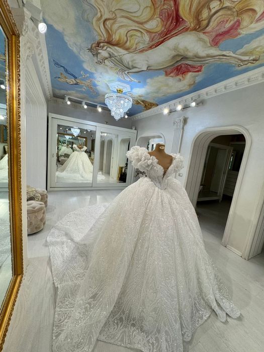 Rochie de mireasa realizată pe comandă în atelierul -FridaXhoiXhei-