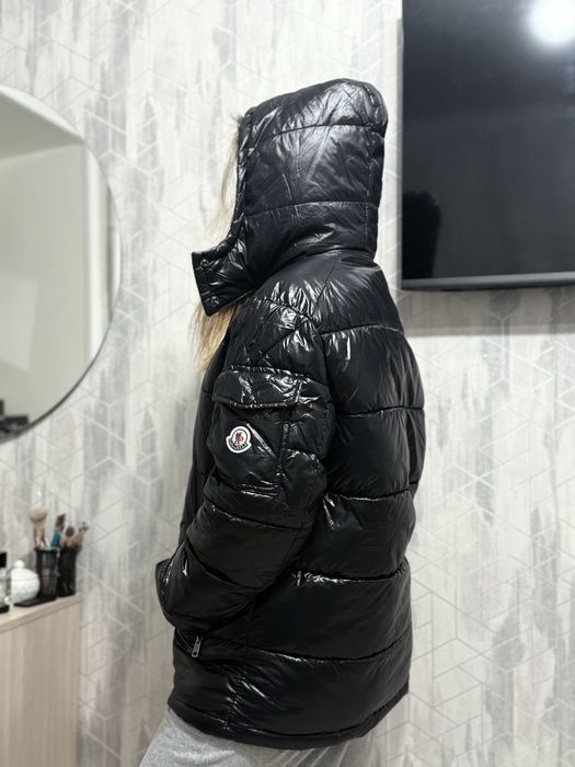Продам куртку MONCLER