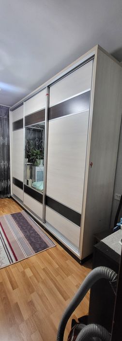 Срочно продаю шкаф